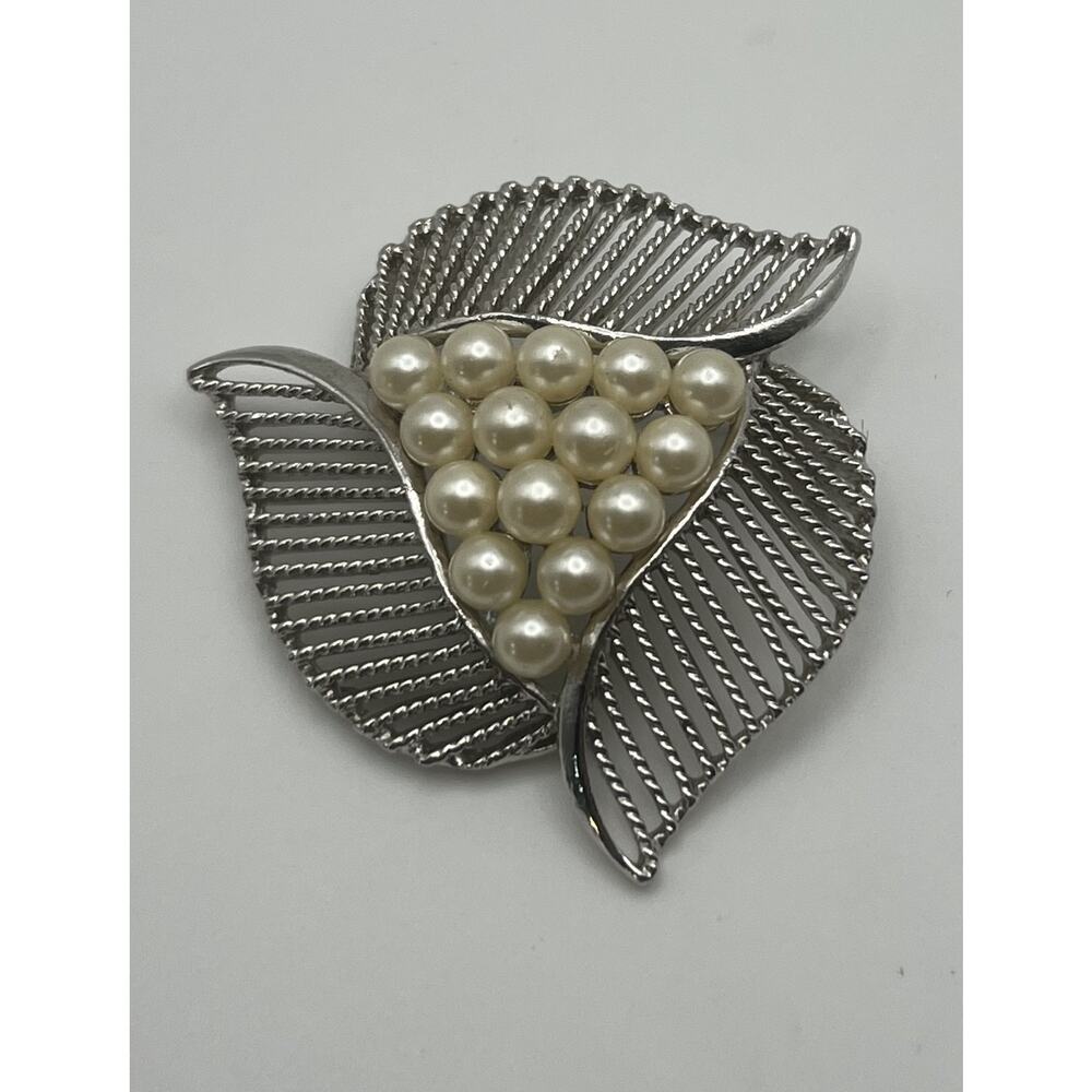 Vintage Silver Tone Unique Leaf Triangle Pearls Center Cluster Costume Brooch